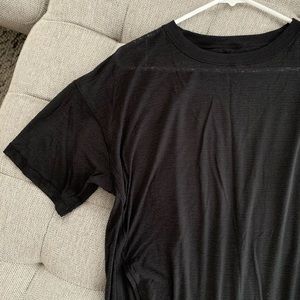 Lululemon t-shirt Black size 12